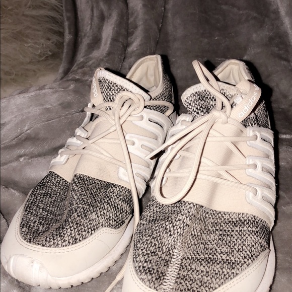 Adidas tubular Big kids 6.5 or women’s 8 - Picture 2 of 3